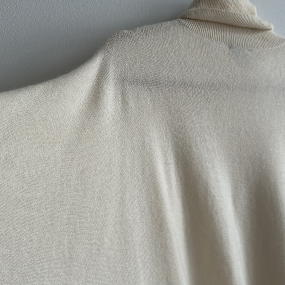 New J.McLaughlin cashmere turtleneck poncho . Cream color with lurex . One size - Picture 4 of 8